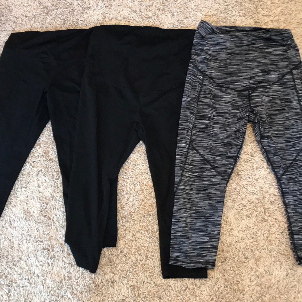 Lot of 3 maternity workout capris